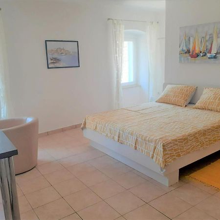 ראב Apartment Zlata מראה חיצוני תמונה
