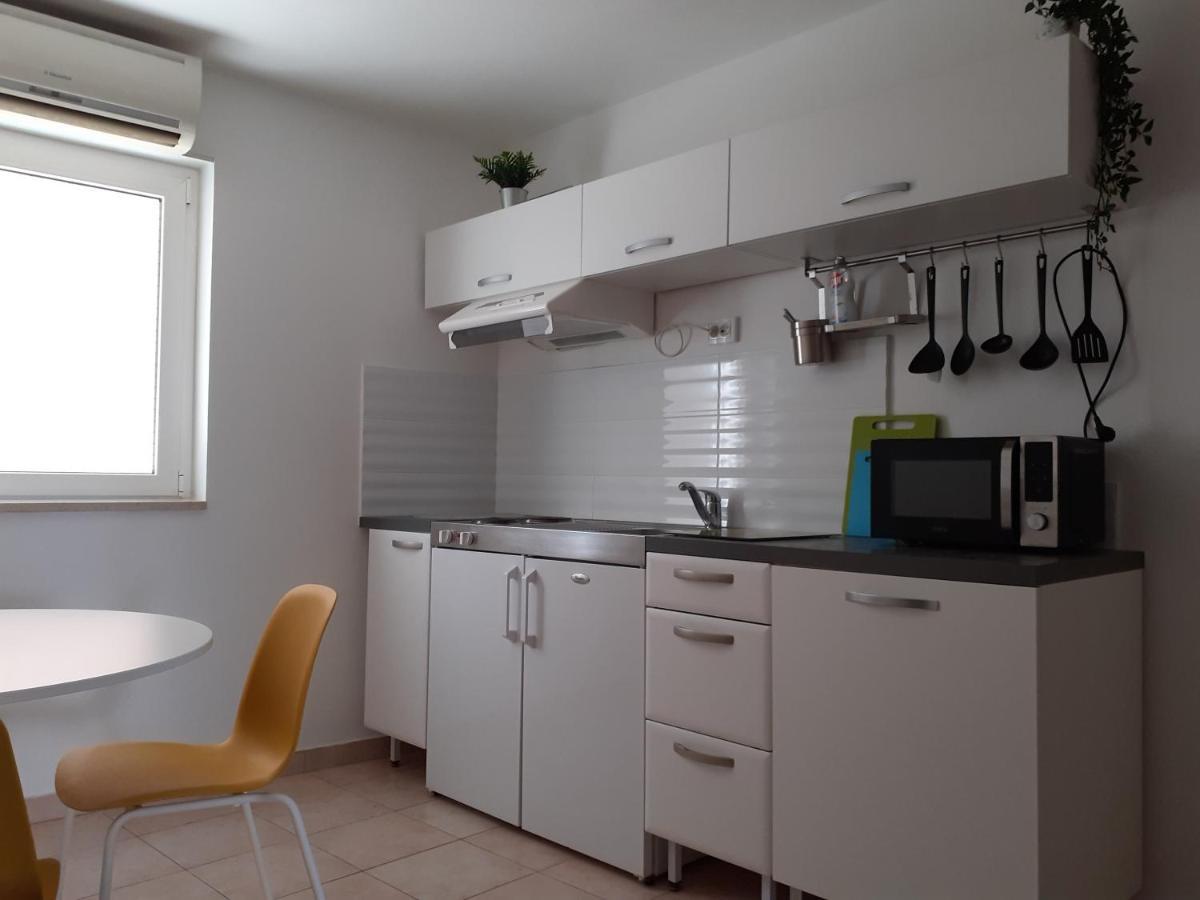 ראב Apartment Zlata מראה חיצוני תמונה